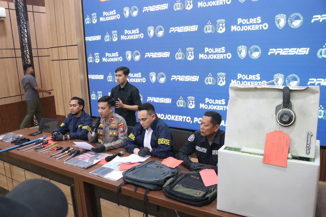 Polres Mojokerto Amankan 3 Tersangka Pencurian Brankas isi Rp.1,4 Miliar Milik Kampus UAC Pacet