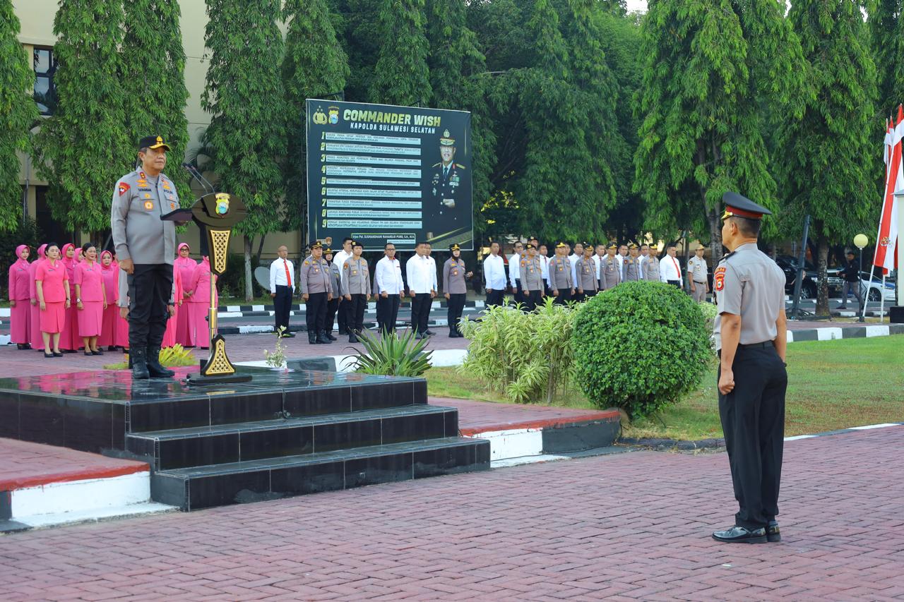 Kapolda Sulsel Pimpin Apel Pagi dan Laporan Kenaikan Pangkat Pengabdian Karo Log Polda Sulsel