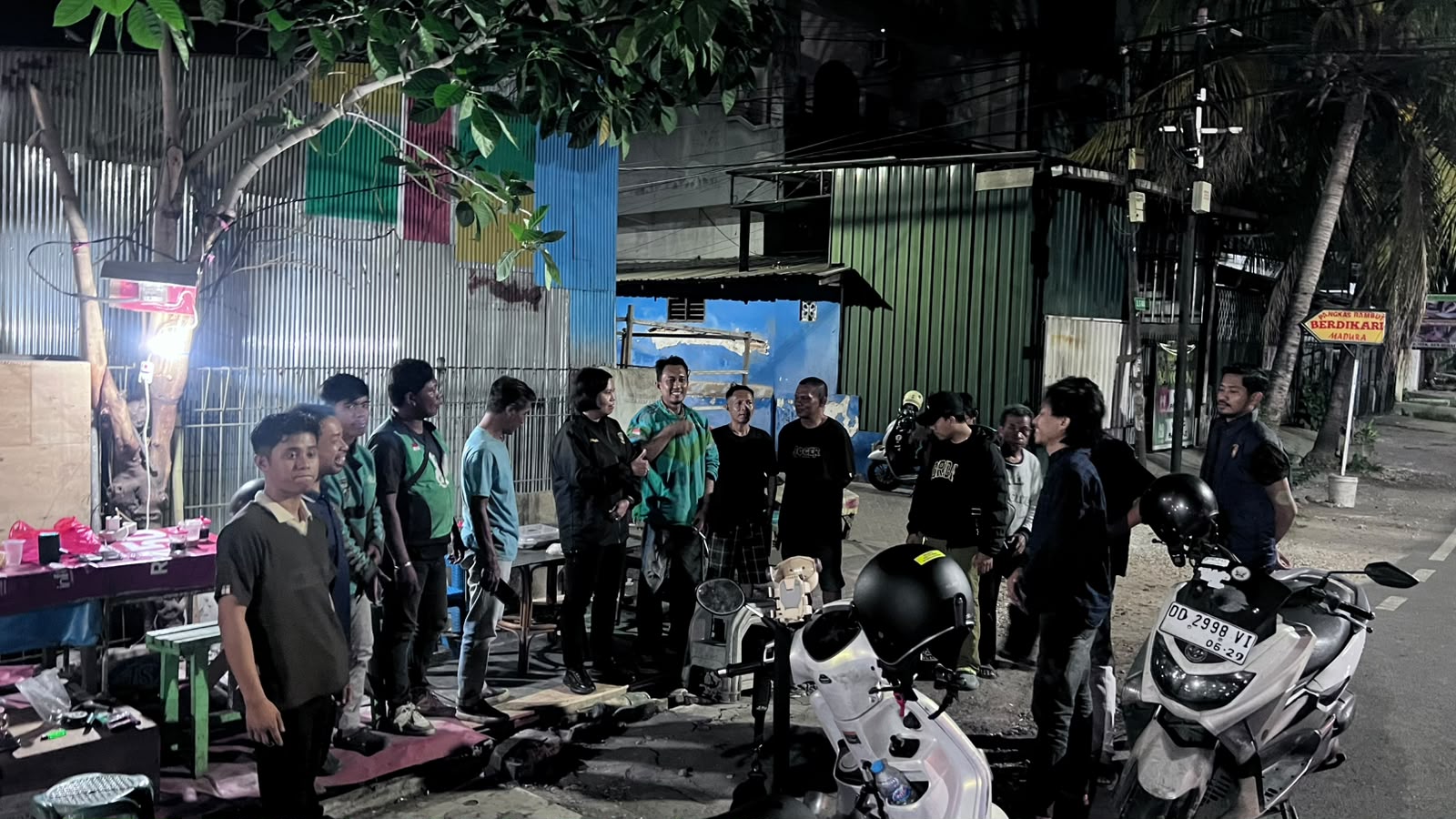 Patroli Dialogis Dini Hari, Subdit III Ditres PPA dan PPO Polda Sulsel Sampaikan Imbauan Kamtibmas Pada Anak Muda