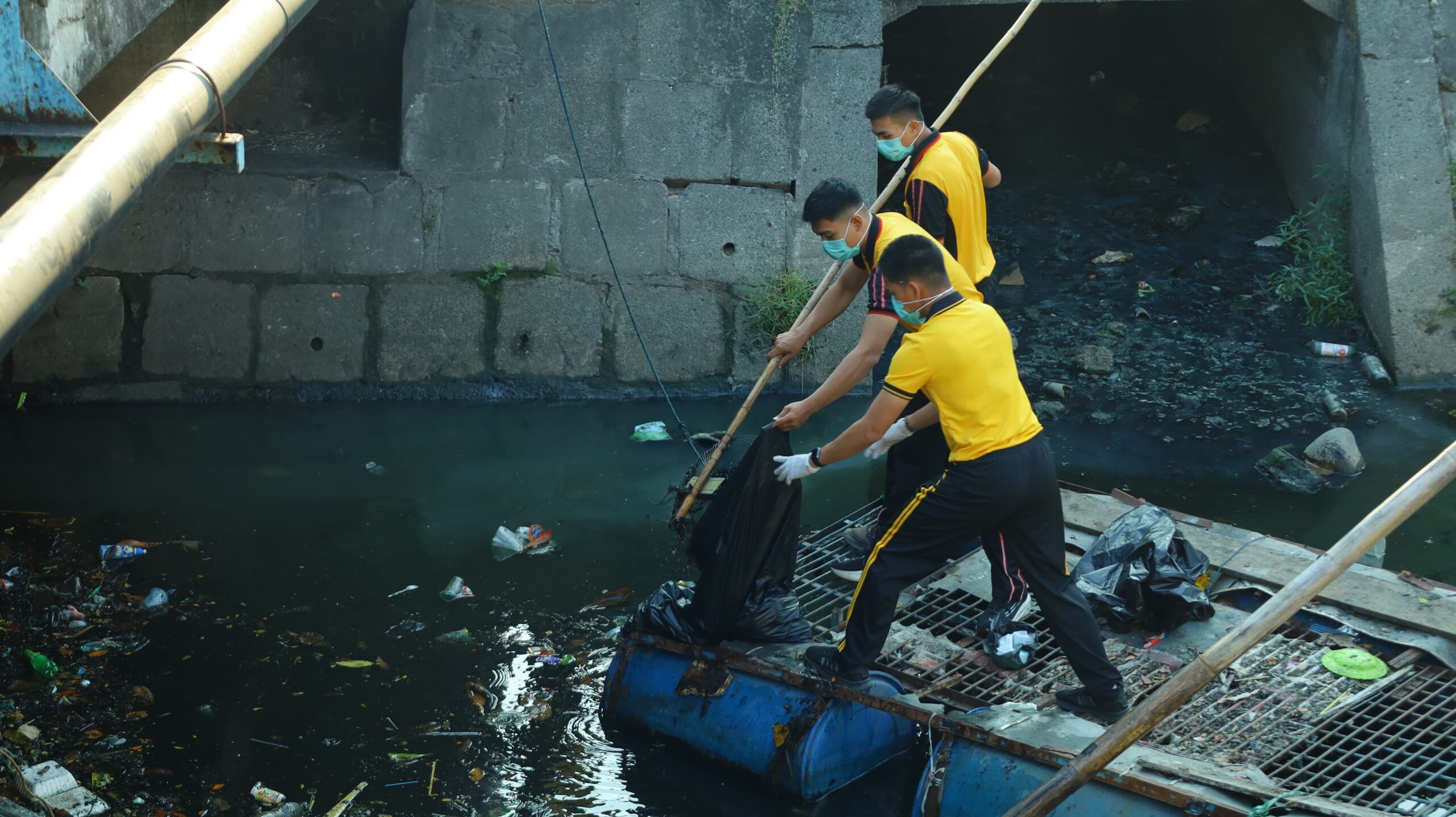 Sambut HUT ke-75 Humas Polri, Bid Humas Polda Sulsel Gelar Bakti Sosial Bersama Masyarakat