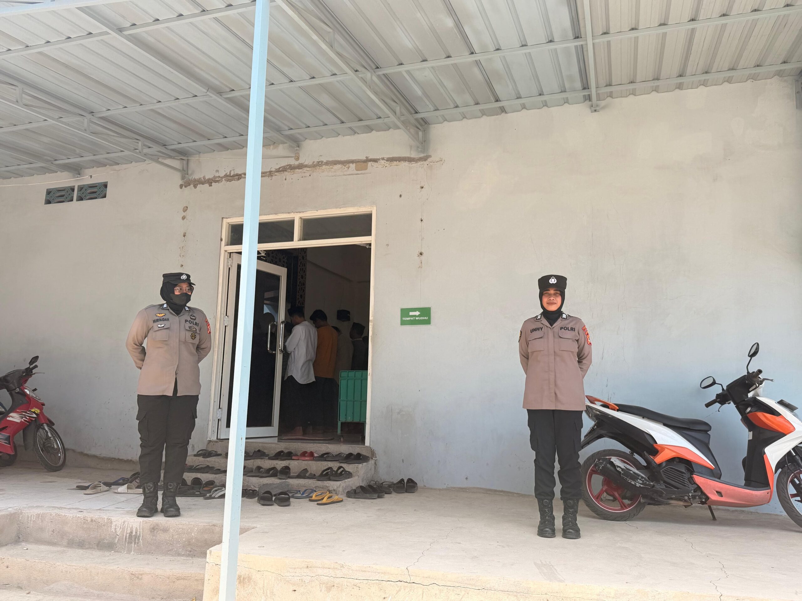 Polwan Polres Sinjai Tetap Berjaga Demi Masyarakat
