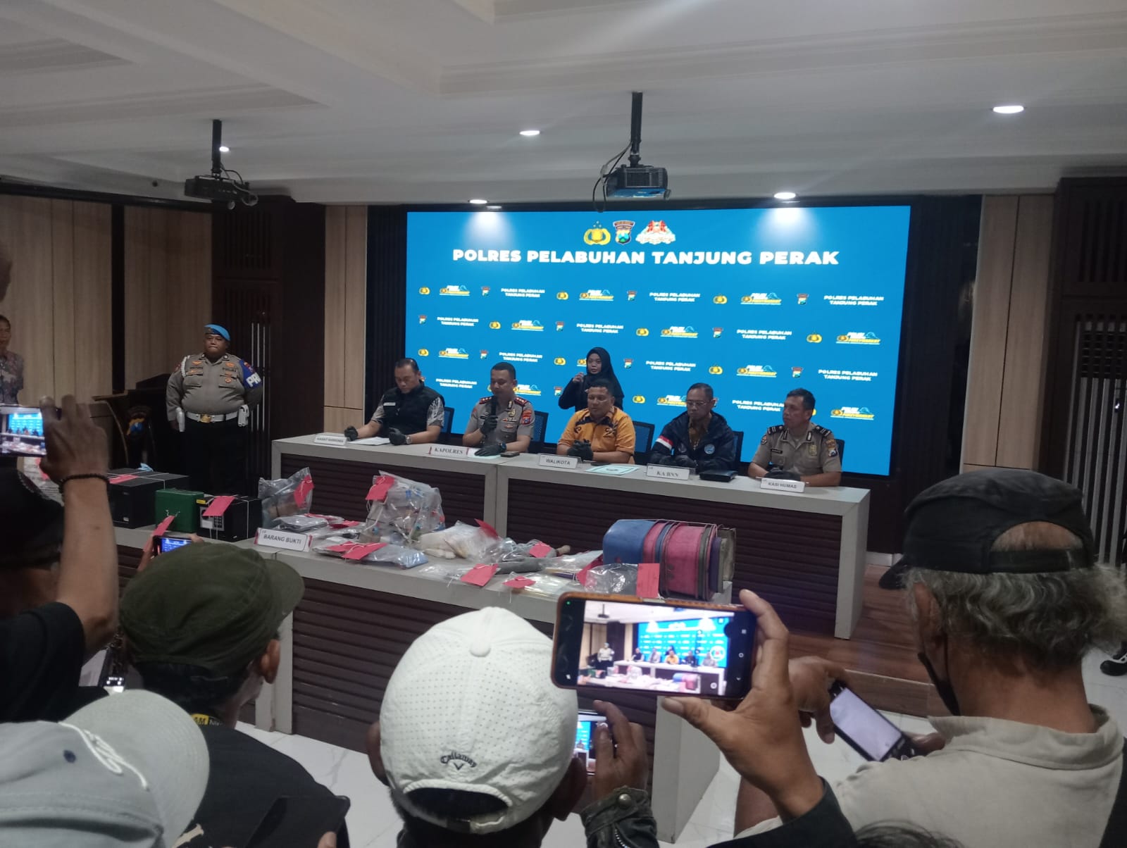 Basmi Episentrum Narkoba!!! Polres Tanjung Perak Obok-Obok Sidotopo, 19 Orang Diamankan