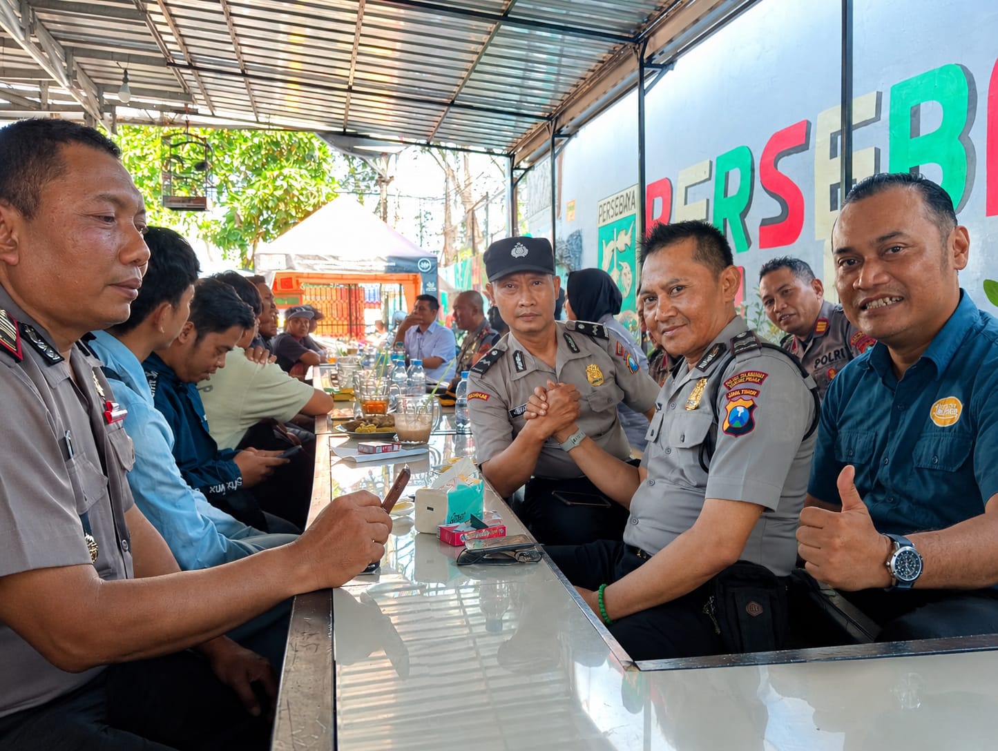 Kapolres Tanjung Perak Gelar Cangkrukan “NGOPI” Bersama Warga, Luncurkan Slogan “Jogo Perak, Jogo Omah”